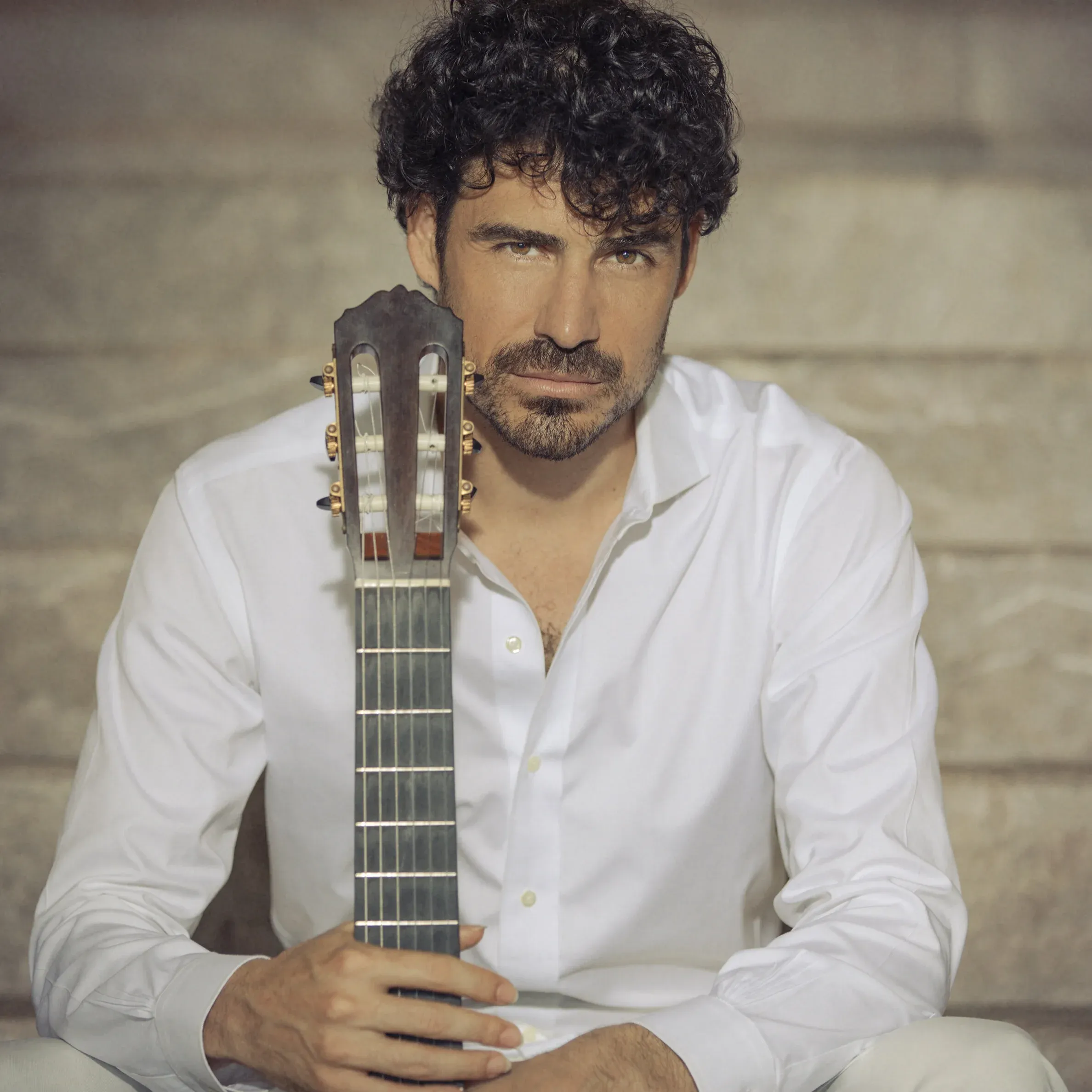 PABLO SAINZ-VILLEGAS - Concert Illuminated by Candles